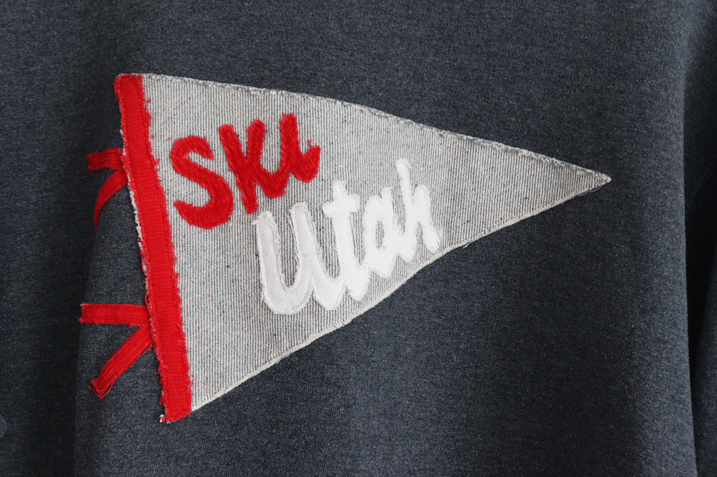 Ski utah crewneck LARGE