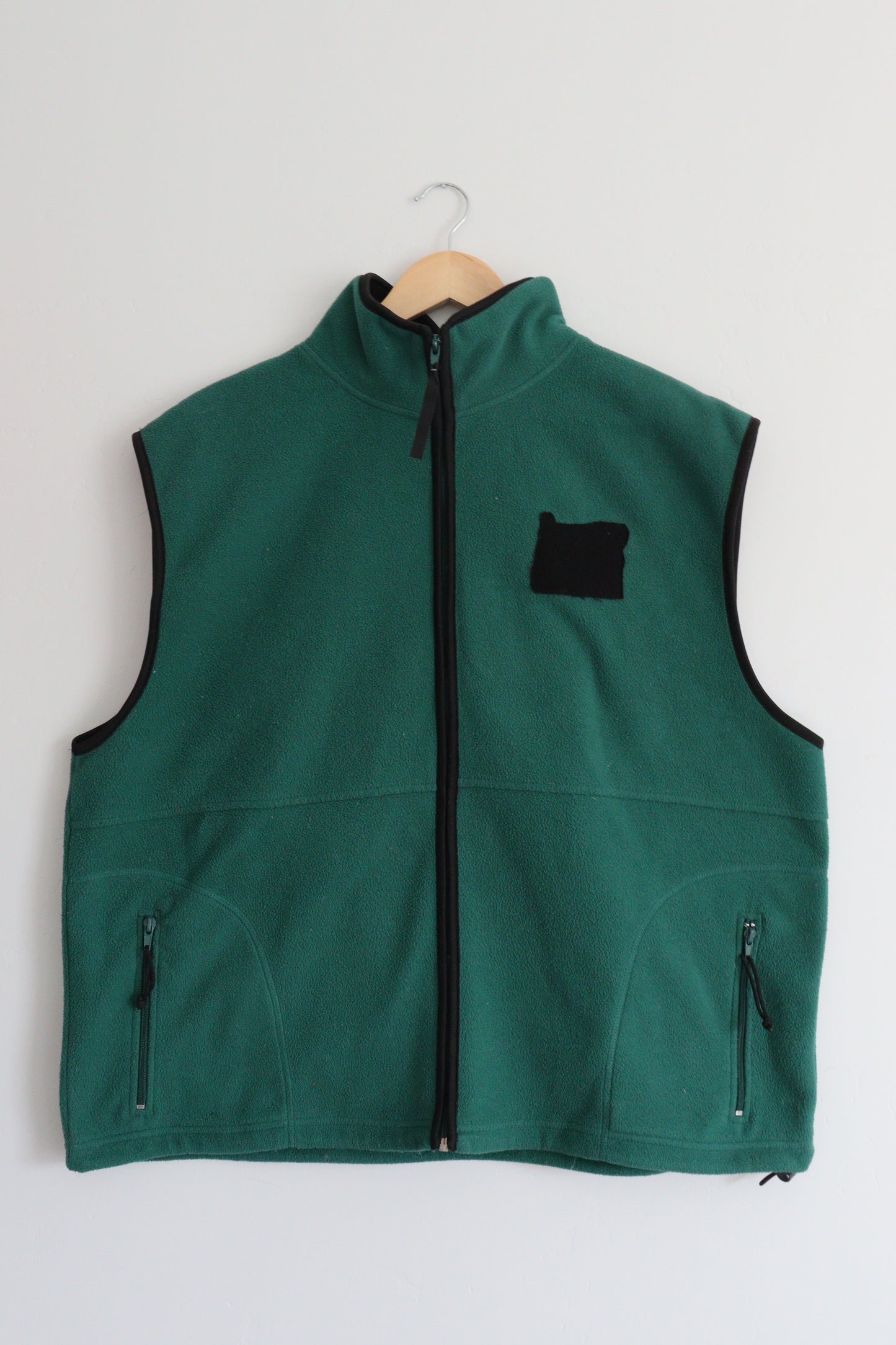 Oregon green fleece vest LARGE