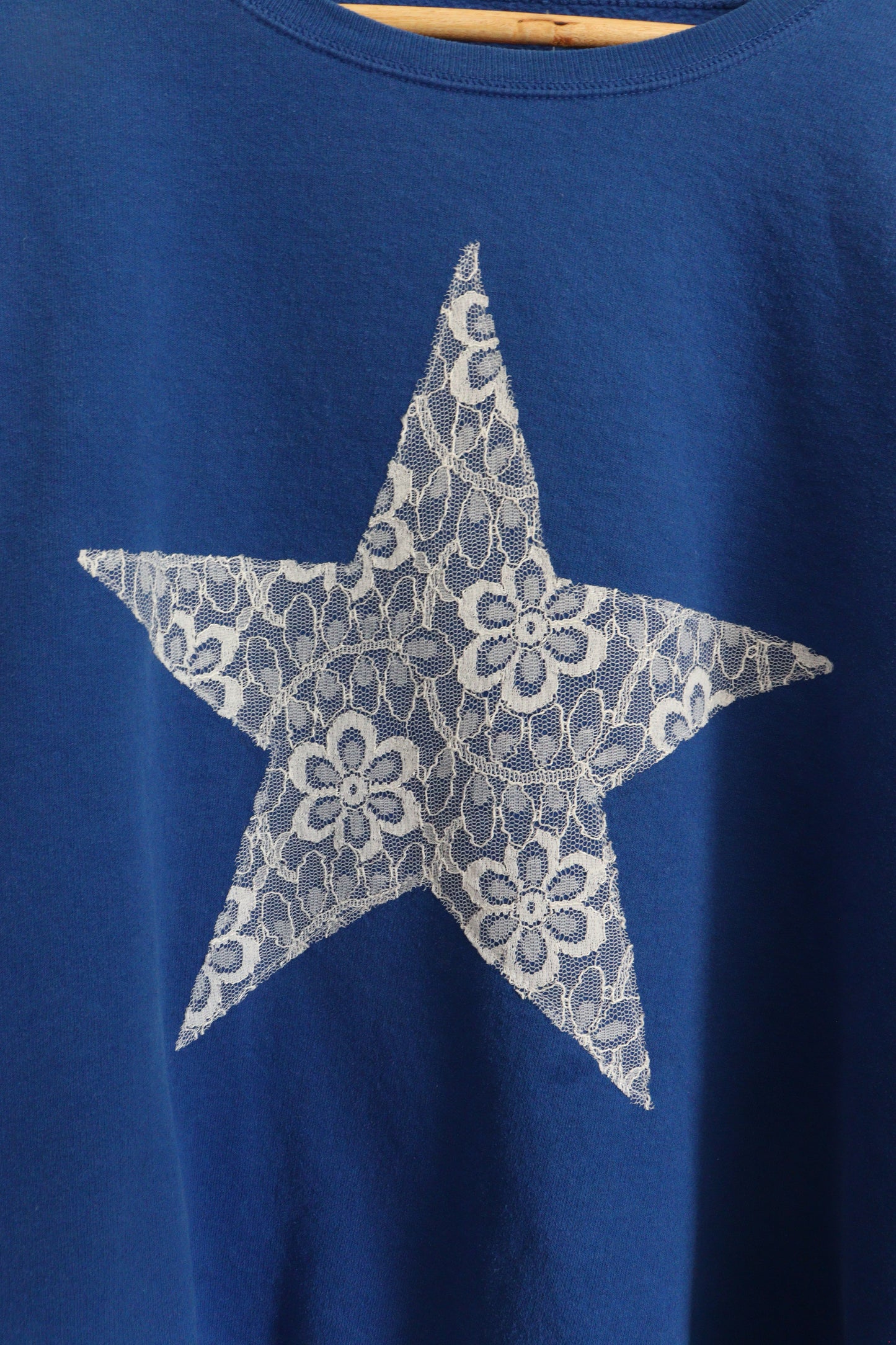 Lace star crewneck LARGE