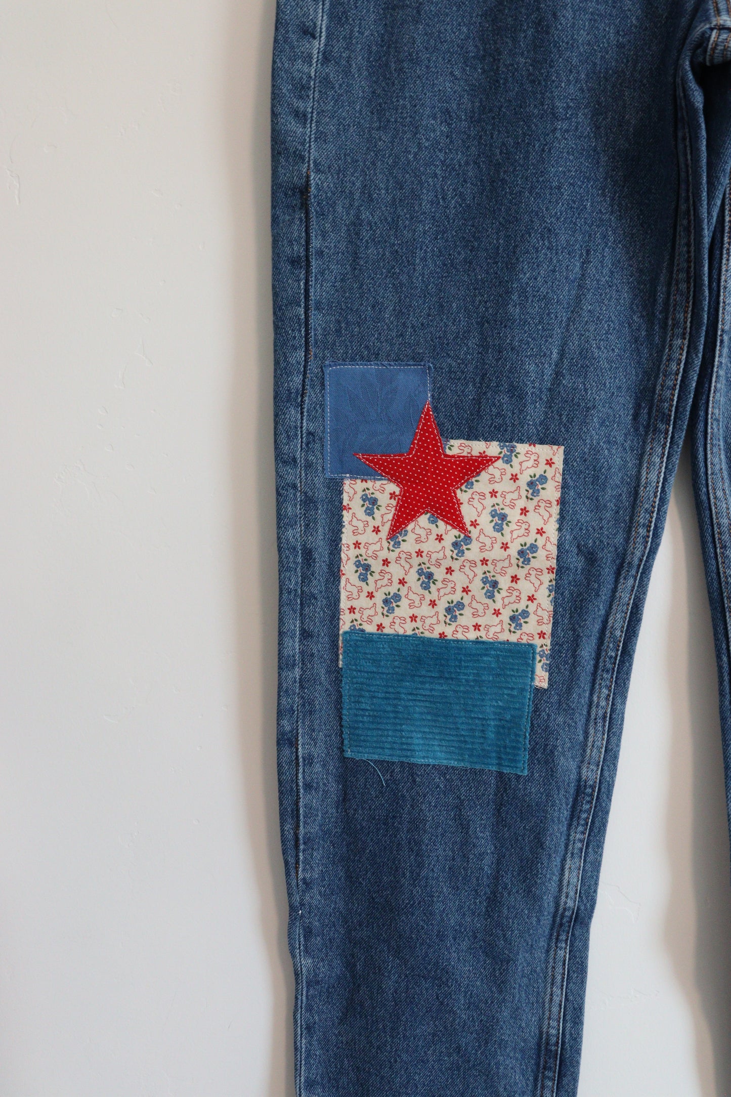 Patchwork bunny jeans SIZE 25 tall
