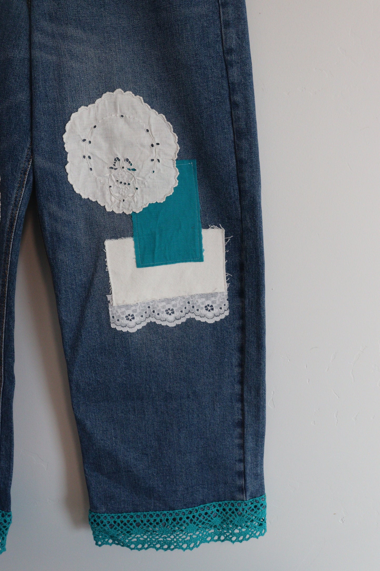 Patchwork doiley jeans SIZE 4 PETITE
