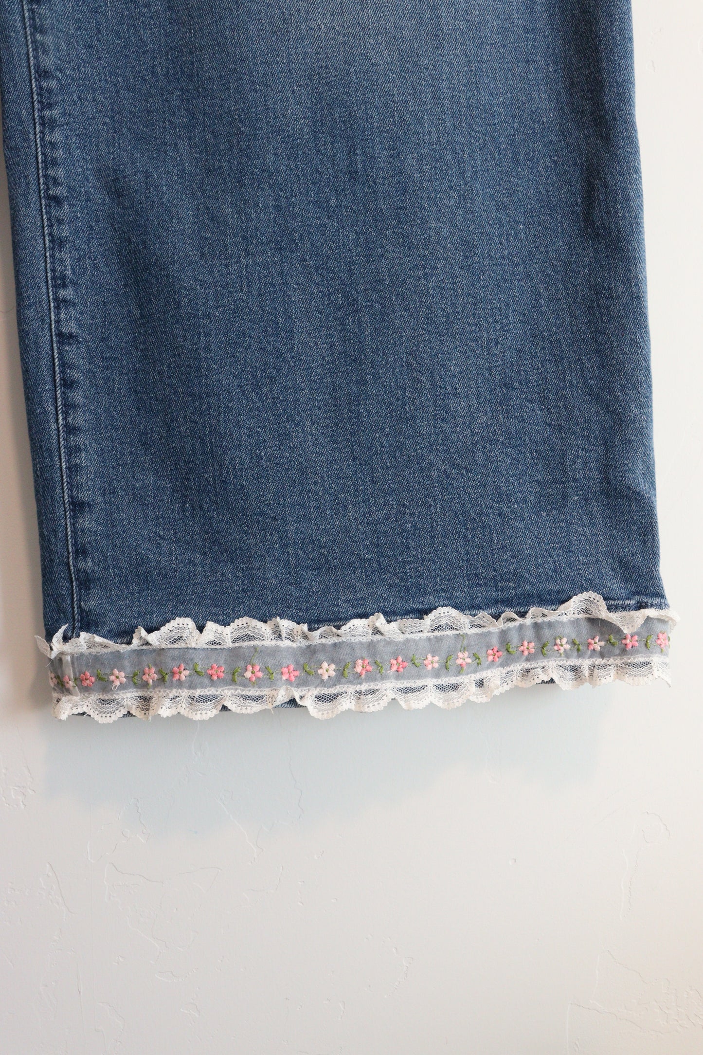 Wide leg jeans with heart doileys SIZE 20