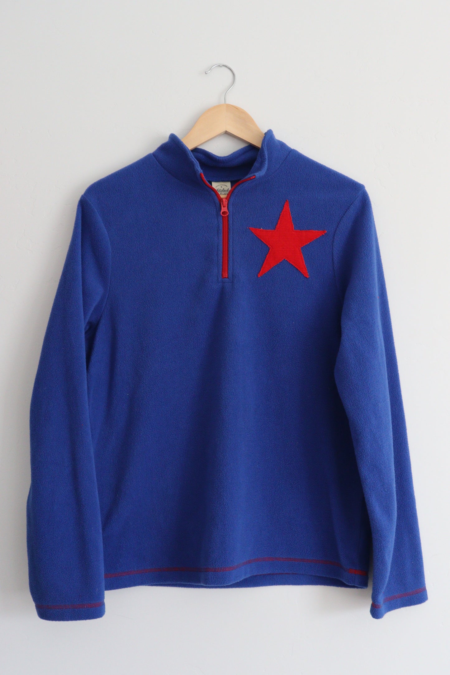 Fleece jacket with skis MEDIUM