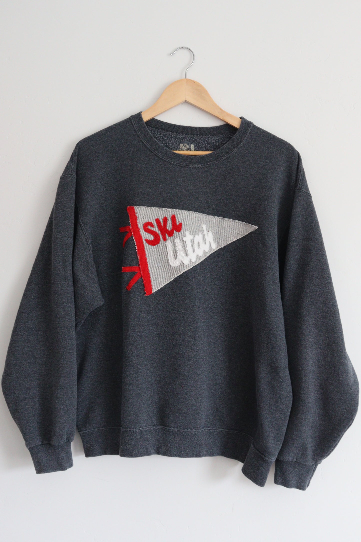 Ski utah crewneck LARGE