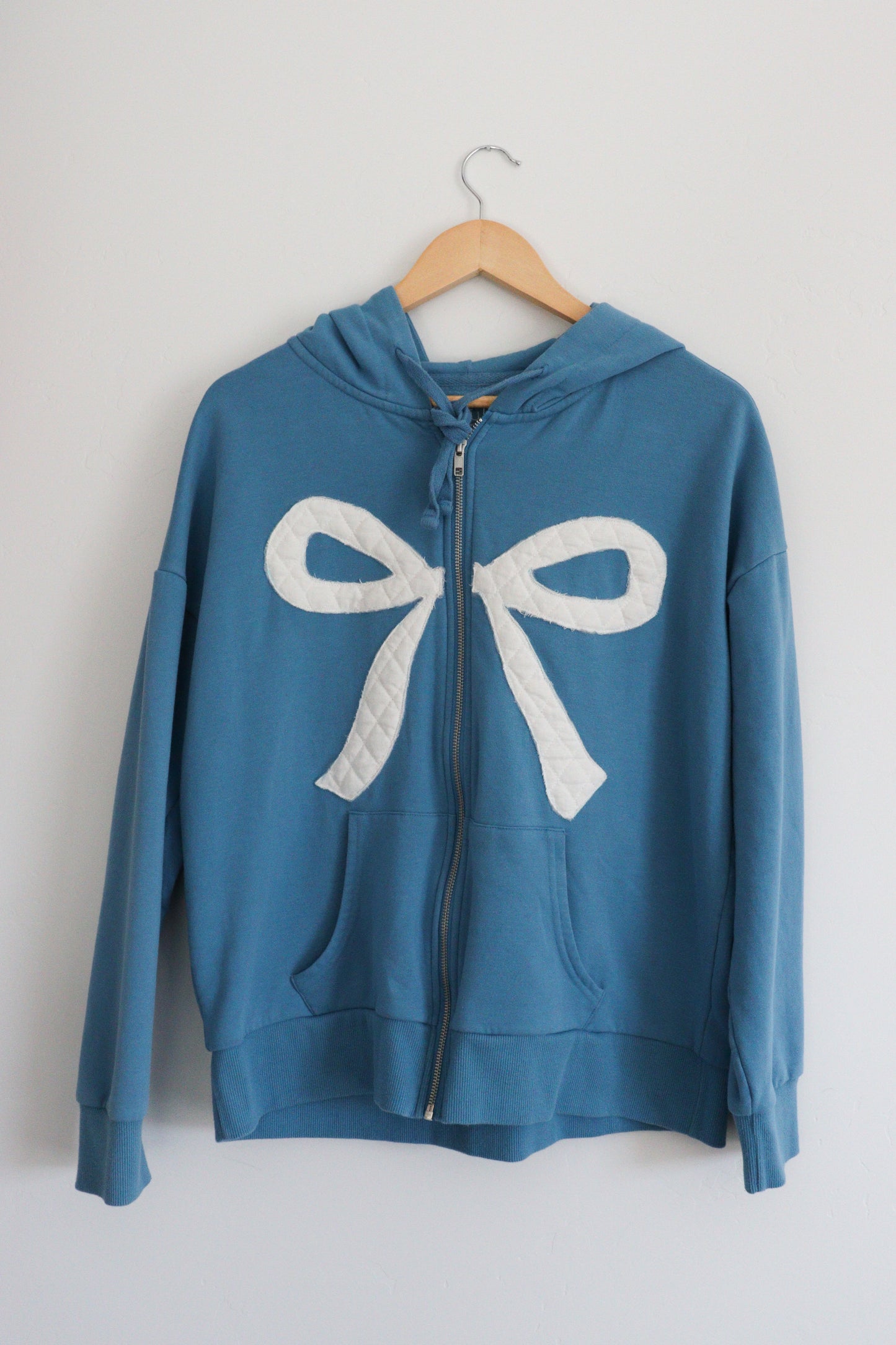 Quilted bow zip up LARGE
